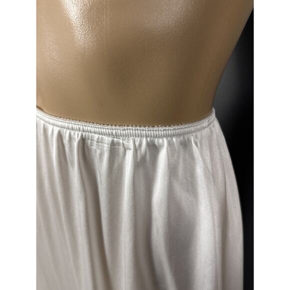 Vintage Warner’s Perfect Measure Half Slip Size Medium White Nylon 55300 - Picture 3 of 6